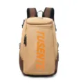 Brauner Outdoor-Sportrucksack mit großem TUSENTE-Aufdruck auf der Vorderseite - Khaki
