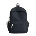 Vue de face d'un sac à dos noir minimaliste avec fermetures éclair en corde et logo - L / Noir
