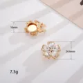 Close-up of heart-shaped gemstone five-petal flower collar pin with 24.6mm diameter - Gemstone Heart Five-Petal Flower Style (D3398) / White