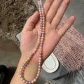 Perles d'eau douce naturelles 5,5-6 mm colorées pour la création de bijoux DIY - Longueur environ 39cm / Couleur Bonbon Naturel