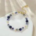Barockperlen und blauer Stein Armband mit verstellbarer Gold Verlängerungskette. - Natürliche Perle Lapislazuli Stil (B4124)
