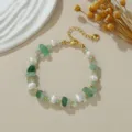 Armband van natuurlijke zoetwaterparels en groene edelstenen met gouden ketting en hartje. - Natuurparel Groen Aventurijn / Groene Aventurijn