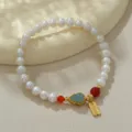 Natürliche Süßwasserperlen Armband mit Jade Kürbis und rotem Achat Anhänger Detail. - Kalebasse Zinnober Frieden Und Freude Stil (B4173) / Weiß