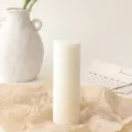 Weiße gestreifte Stumpenkerze für Heimdekoration, minimalistische strukturierte Wachskerze. - Geriffelter Zylinder 5*15 / Creme