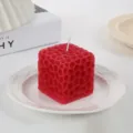 Candela profumata a nido d'ape rossa, design cubo geometrico, ornamento decorativo cera. - Rosso rosa