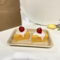 Χαριτωμένο αρωματικό κερί cheesecake με κεράσι, ιδανικό για διακόσμηση σπιτιού και δώρα. - Κέικ κεράσι