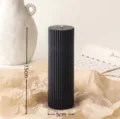 Bougie pilier calee texturee gris fonce 15x5cm bougie parfumee pour decoration interieure et table - Bougie pilier engrenage noire 15 cm