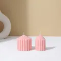 Vista detallada de velas perfumadas cónicas acanaladas rosas, decoración minimal. - Cilindro de engranaje puntiagudo rosa 5*7,5
