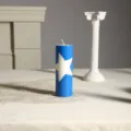 Vela de pilar azul con diseño de estrella blanca para decoración del hogar y ambiente. - Cilindro con pegatina 5 * 15