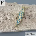Vergoldeter Fischgräten-Anhänger mit blauen Türkissteinen, einzigartiges Schmuckstück 8x39mm. - Anhänger Ohne Kette (Stil F)