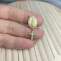 Guadalupe Anhänger mit Zirkonia Rand und grünem kariertem Kreuz Detail Zubehör. - Grün