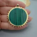 Großer runder Malachit-Anhänger mit goldenem Perlenrand, stylisches Vintage-Halsketten-Accessoire - Grün