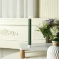 Bougie LED conique rayée verte avec coque en cire de paraffine réaliste pour décoration. - Vert olive