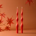 Candele profumate torsadate arancioni per decorazione domestica, set di candele lunghe ed eleganti. - Grandi candele a spirale, 25 cm, set da 2 / arancio-rosso