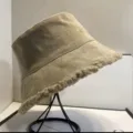 Cord Fleece Bucket Hat Detailansicht, zeigt winterlich warme Plüschtextur und klassisches Design. - M (56-58cm) / Khaki