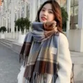 Koreanischer Karo Imitation Kaschmir Quasten Schal für Damen und Herren Herbst Winter warm. - Blauer karierter Schal