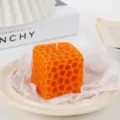 Candela profumata a nido d'ape arancione design cubo cera fatta a mano per decorazione d'interni - Arancione