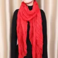 Damen einfarbig geknitterter Schal leichtes atmungsaktives Tuch Mode Halstuch Accessoire - Knallrot