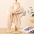 Elegante sciarpa quadrata plissettata in tinta unita, morbido hijab finto lino donna 90x90cm. - Beige