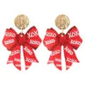 Boucles d'oreilles nœud pailleté rouge avec imprimé XOXO, bijoux tendance pour femmes. - Style Nœud Rouge XOXO (25101301)