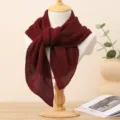 Sciarpa quadrata plissettata bordeaux da donna, elegante foulard tinta unita e scaldacollo. - Borgogna