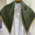 Grande sciarpa triangolare stampata verde retro donna moda twill seta scialle camicia abbinata - Sciarpa a triangolo con bordo in pizzo e pois verdi