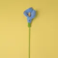 Fleur de lys calla au crochet fait main tige fil bleu cadeau de décoration unique - Bleu