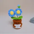 Fleur en pot au crochet faite main marguerite bleue cadeau de soutien émotionnel et décoration. - Bleu