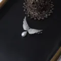 Engel Flügel Strass Süßwasserperlen Brosche elegante Damen Mode Kleidung Stift Zubehör - X1035 Tropfen Flügel Stil / Silber