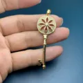 Vintage Strass Schlüssel Anhänger Retro Blume Charm Mode DIY Schmuck Zubehör schönes Geschenk. - Runder Blumen Schlüsselanhänger (3311)