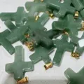 Groene jade steen kruis hanger met gouden oog voor DIY ketting sieraden maken accessoires. - Aventurijn