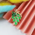 Green grape alloy pendant charm for DIY jewelry making, necklace bracelet keychain accessories. - Green