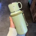 Gran capacidad botella termica de acero inoxidable con correa, taza verde portatil. - 600ml / Verde claro