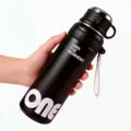 Edelstahl Vakuum-Isolierflasche mit Strohhalm und Tragegurt fuer den taeglichen Gebrauch. - 600ml / Schwarz