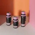 Große 316 Edelstahl Isolierflasche mit Strohhalmdeckel in eleganter schwarz-rosa Farbgebung. - 600ml / Schwarz Rosa
