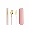 Tragbares Besteckset aus Edelstahl mit rosafarbenem Griff, Essstäbchen Löffel Gabel Box - Tailliertes Pink-Gold-Design - 3-teiliges Set