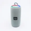 Tragbarer kabelloser Bluetooth-Lautsprecher mit RGB-LED-Licht und Stoffnetz für den Außenbereich. - Grau