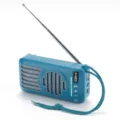 Tragbarer kabelloser Bluetooth-Lautsprecher mit ausziehbarer Antenne und Trageriemen. - Grün