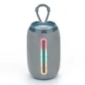Mini altavoz bluetooth portatil con luz rgb vertical y correa practica detalles visibles. - Gris