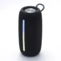 Tragbarer Bluetooth-Lautsprecher Detailansicht, schwarzes Netztuch mit LED-Lichtleiste und Tragegurt. - Schwarz