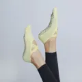 Gele yogasokken met vijf tenen en dubbele kruisbanden, antislip pilates sokken variant - Eén maat / Gesloten teen lichtgeel