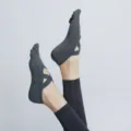 Antislip vijf teen yoga sokken met kruisbandjes voor dames pilates fitness grijs - Eén maat / Gesloten teen gemêleerd grijs
