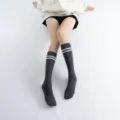 Japanse stijl dames halverwege kalf sokken met dubbele strepen sport yoga schattig grijs. - Eén maat / donkergrijs