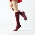 Bordeaux rode anti-slip yoga sokken voor dames, antislip pilates en dans sokken noppen. - Eén maat / Bordeauxrood