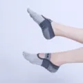 Grijze tenensokken voor yoga met antislip noppen en bandje voor pilates fitness sport - Eén maat / Kleurenblok Lichtgrijs