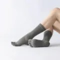 Comfortable grey five toe yoga socks with anti-slip grip dots for pilates and dance. - One Size / Army Green