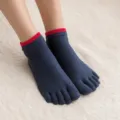 Comfortabele teensokken voor yoga met contrasterende boorden, ademende sportsokken. - Eén maat / Marineblauw