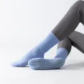 Lichtblauwe yogasokken met antislip noppen voor dames, comfortabele pilates sokken voor training. - Eén maat / Hemelsblauw