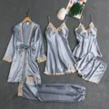 Satijnen pyjama set van 5 stuks voor dames met borstkussens en kanten randen sexy. - Zilverijs