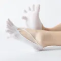 Damen weisse Fuenf-Zehen Socken Sommer atmungsaktiv Mesh Samt unsichtbare Sneakersocken - Einheitsgröße / Kreuzgurt-Stil / Weiß